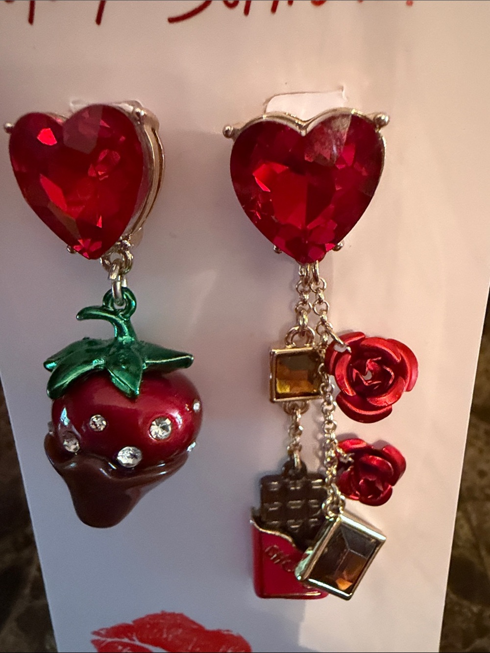 Betsey Johnson NWT Red Heart & Chocolate Strawberry Mismatch Dangle Earrings - Picture 2 of 6